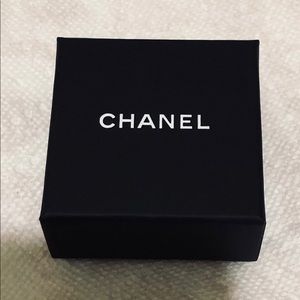 Chanel small earrings box!
